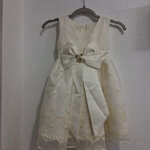 Katie M Cream Kids Dress with Embroidered Bow    Size 2T         11